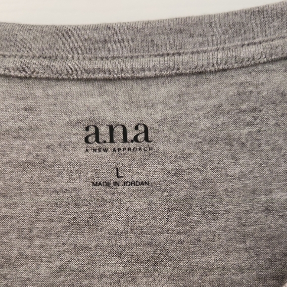 NWT a.n.a Heather Grey Short Sleeve Relaxed Tee Women Size L - Picture 2 of 8